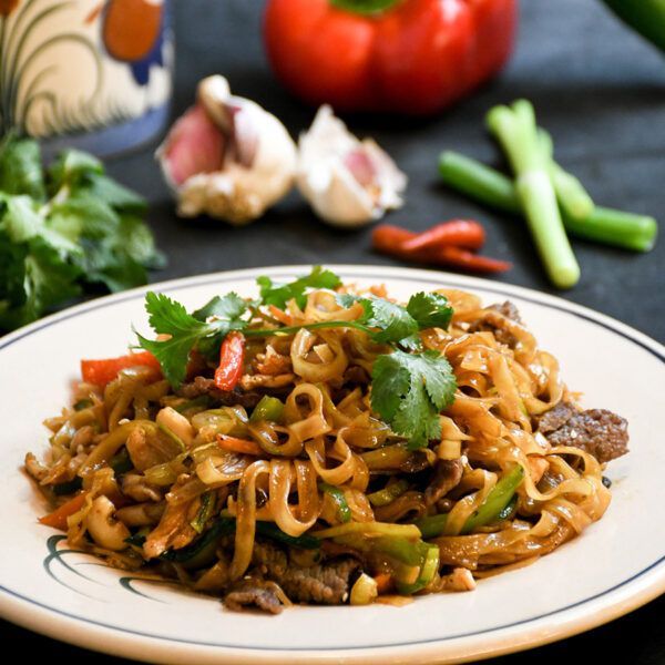 Pho salteado con ternera