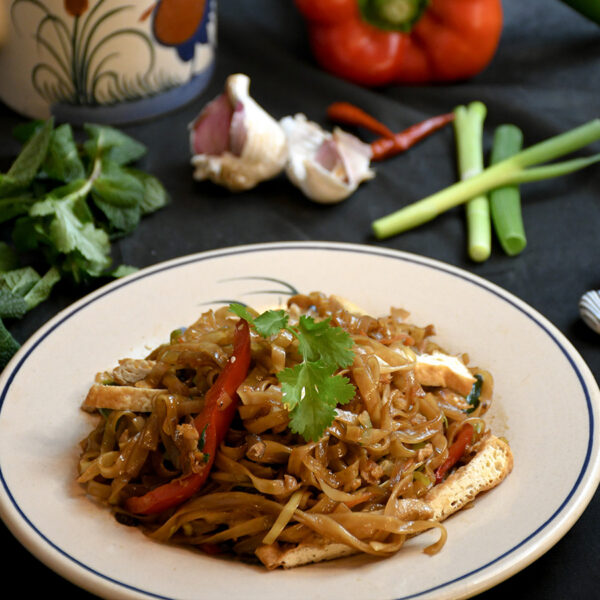 Pho salteado vegetariano