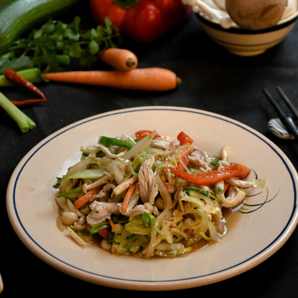 Verduras al wok con pollo